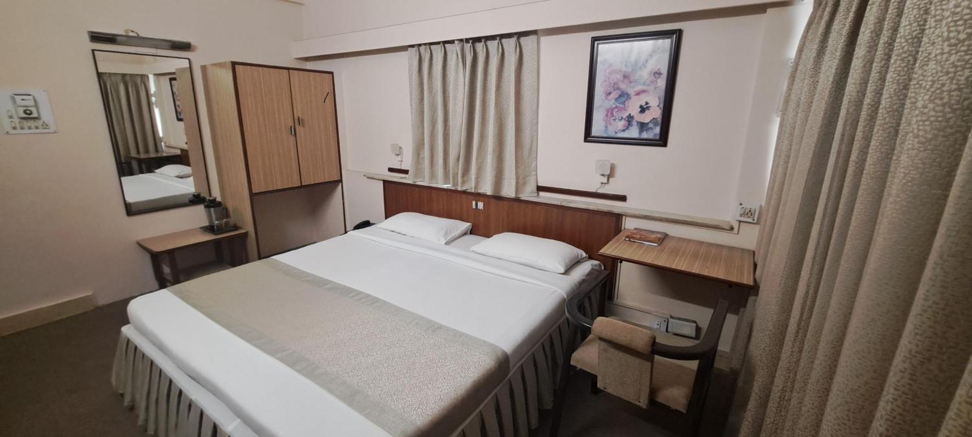 Hotel Swaroop Pune Exterior photo